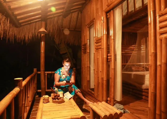 ホームステイ Salacca#bamboohouse# チャンディダサ